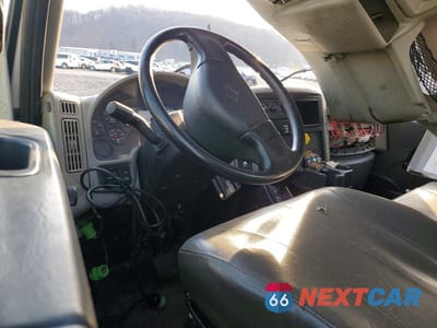 Zdjęcie 8 z 13 samochodu: 2019 INTERNATIONAL 4300 BOX TRUCK VIN:1HTMMMML7KH773007 - miniatura