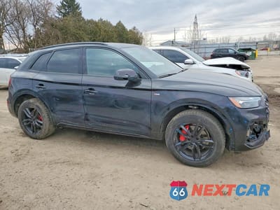 Czwarte zdjęcie samochodu z boku: 2025 AUDI Q5 TECHNIK 45 2.0 TFSI 4DR AWD VIN:WA1FAAFYXS2038024 - miniatura