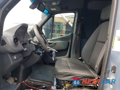 Zdjęcie 7 z 12 samochodu: 2019 MERCEDES BENZ SPRINTER 2500 DELIVERY VAN VIN:WD4PF0CD7KP047957 - miniatura