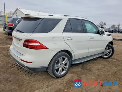 Trzecie zdjęcie samochodu z tyłu: 2012 MERCEDES-BENZ ML 350 4MATIC VIN:4JGDA5HBXCA044602 - miniatura