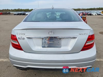 Zdjęcie 6 z 12 samochodu: 2013 MERCEDES-BENZ C 300 4MATIC VIN:WDDGF8AB4DA884784 - miniatura
