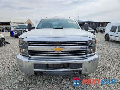 Piąte zdjęcie samochodu w środku: 2015 CHEVROLET SILVERADO K2500 HEAVY DUTY VIN:1GC1KUE8XFF150742 - miniatura