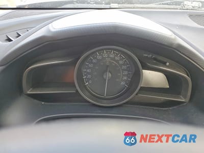 Zdjęcie 9 z 12 samochodu: 2018 MAZDA 3 SPORT VIN:JM1BN1U72J1175790 - miniatura