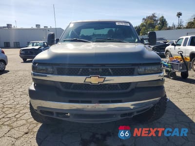 Piąte zdjęcie samochodu w środku: 2001 CHEVROLET SILVERADO K2500 HEAVY DUTY VIN:1GCHK29101E230758 - miniatura