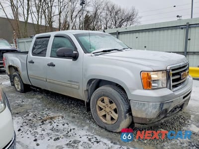 Czwarte zdjęcie samochodu z boku: 2013 GMC SIERRA K1500 SLE VIN:3GTP2VE79DG376824 - miniatura