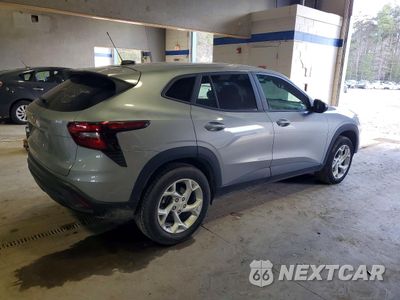 Trzecie zdjęcie samochodu z tyłu: 2024 CHEVROLET TRAX LS VIN:KL77LFE25RC147135 - miniatura