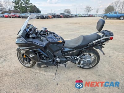 Trzecie zdjęcie samochodu z tyłu: 2009 KAWASAKI ZG1400 B VIN:JKBZGNB109A010434 - miniatura