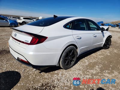 Trzecie zdjęcie samochodu z tyłu: 2021 HYUNDAI SONATA HYBRID LIMITED VIN:KMHL54JJ1MA026518 - miniatura