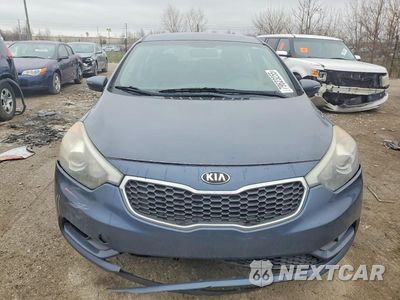 Piąte zdjęcie samochodu w środku: 2016 KIA FORTE5 LX VIN:KNAFK5A86G5583853 - miniatura