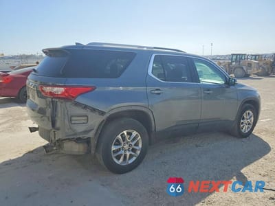 Trzecie zdjęcie samochodu z tyłu: 2018 CHEVROLET TRAVERSE LT VIN:1GNERGKW0JJ127338 - miniatura