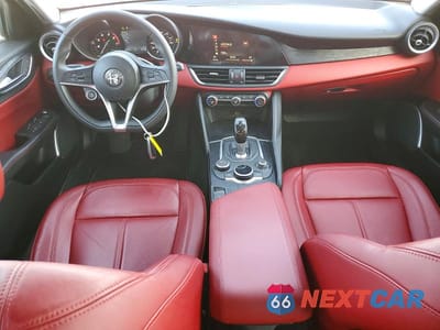 Zdjęcie 8 z 11 samochodu: 2019 ALFA ROMEO GIULIA VIN:ZARFAMAN6K7606413 - miniatura