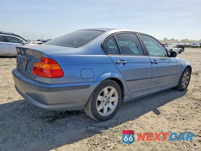 Trzecie zdjęcie samochodu z tyłu: 2002 BMW 325 I VIN:WBAEV33452KL55290 - miniatura