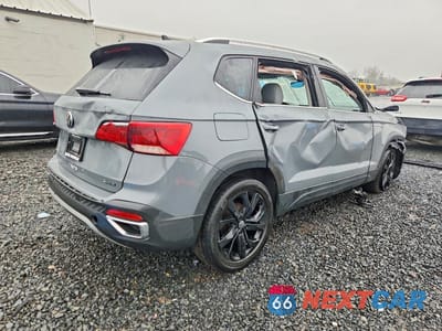 Trzecie zdjęcie samochodu z tyłu: 2022 VOLKSWAGEN TAOS SE IQ DRIVE VIN:3VVPX7B2XNM011031 - miniatura
