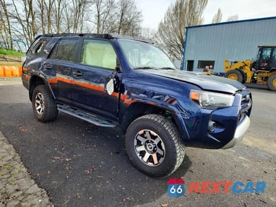 Czwarte zdjęcie samochodu z boku: 2024 TOYOTA 4RUNNER TRD OFF-ROAD PREMIUM VIN:JTERU5JR5R6235781 - miniatura
