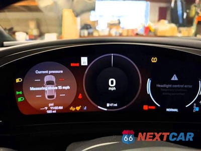 Zdjęcie 8 z 15 samochodu: 2025 PORSCHE MACAN TURBO VIN:WP1AC2XA5SL175556 - miniatura