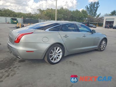 Trzecie zdjęcie samochodu z tyłu: 2012 JAGUAR XJ VIN:SAJWA1CB7CLV25412 - miniatura