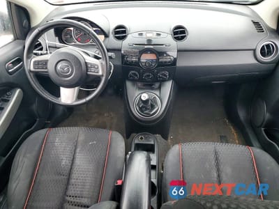 Zdjęcie 8 z 12 samochodu: 2012 MAZDA MAZDA2 VIN:JM1DE1LZ7C0132292 - miniatura