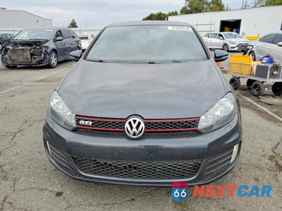 Piąte zdjęcie samochodu w środku: 2013 VOLKSWAGEN GTI VIN:WVWHD7AJ1DW124501 - miniatura