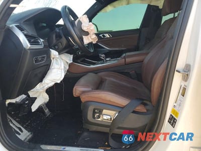 Zdjęcie 7 z 13 samochodu: 2020 BMW X5 M50I VIN:5UXJU4C02L9C19829 - miniatura