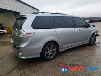 Trzecie zdjęcie samochodu z tyłu: 2017 TOYOTA SIENNA SE PREMIUM 8-PASSENGER VIN:5TDXZ3DC8HS821382 - miniatura