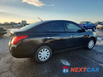 Trzecie zdjęcie samochodu z tyłu: 2012 NISSAN VERSA 1.6 S VIN:3N1CN7AP8CL908130 - miniatura