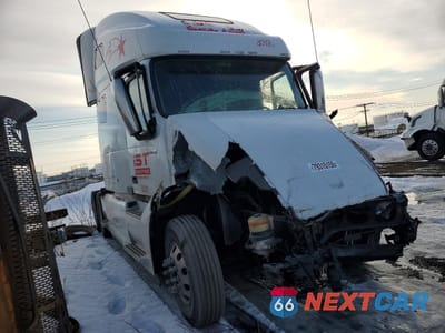 2025 VOLVO VN VNL 4V4NC9EH2SN661281 - główne zdjęcie licytacji z USA - miniatura