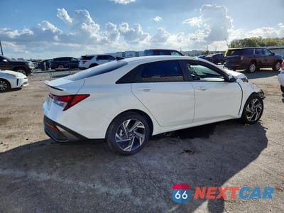 Trzecie zdjęcie samochodu z tyłu: 2025 HYUNDAI ELANTRA SEL SPORT VIN:KMHLM4DG4SU070401 - miniatura