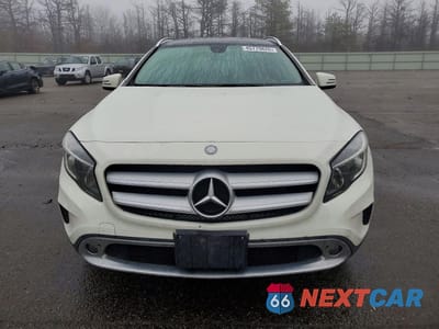 Piąte zdjęcie samochodu w środku: 2015 MERCEDES-BENZ GLA 250 VIN:WDCTG4EB2FJ178774 - miniatura