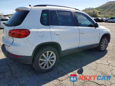 Trzecie zdjęcie samochodu z tyłu: 2015 VOLKSWAGEN TIGUAN S VIN:WVGAV7AX9FW513937 - miniatura