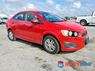 Czwarte zdjęcie samochodu z boku: 2016 CHEVROLET SONIC LT VIN:1G1JC5SH5G4184942 - miniatura