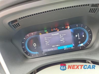 Zdjęcie 9 z 13 samochodu: 2025 VOLVO XC60 PLUS VIN:YV4M12RC9S1027974 - miniatura