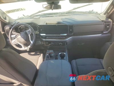 Zdjęcie 8 z 12 samochodu: 2025 CHEVROLET SILVERADO C1500 RST VIN:3GCPADE84SG191728 - miniatura