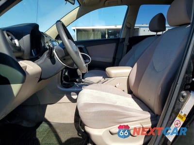 Zdjęcie 7 z 12 samochodu: 2006 TOYOTA RAV4 BASE VIN:JTMZD33V665003727 - miniatura