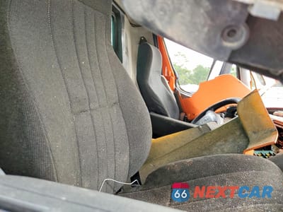 Zdjęcie 6 z 10 samochodu: 2009 VOLVO VNM SEMI TRUCK VIN:4V4MC9EG69N263617 - miniatura