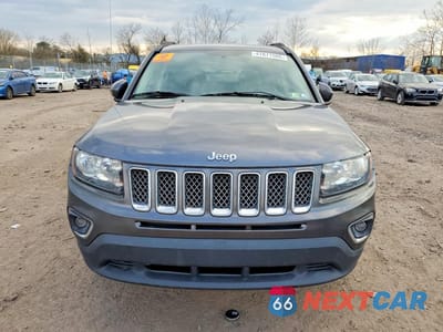 Piąte zdjęcie samochodu w środku: 2015 JEEP COMPASS LATITUDE VIN:1C4NJDEB3FD258079 - miniatura