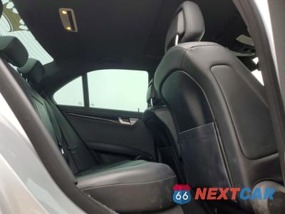 Zdjęcie 10 z 12 samochodu: 2013 MERCEDES-BENZ C300W 4MATIC 4DR VIN:WDDGF8AB6DA797677 - miniatura