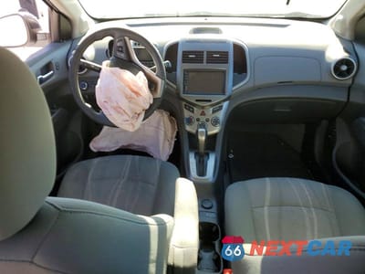 Zdjęcie 8 z 12 samochodu: 2015 CHEVROLET SONIC LT VIN:1G1JC6SHXF4215994 - miniatura