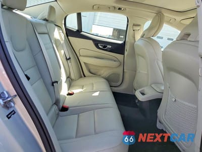 Zdjęcie 10 z 11 samochodu: 2020 VOLVO S60 T5 MOMENTUM VIN:7JR102FK7LG072433 - miniatura