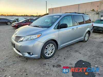 2015 TOYOTA SIENNA XLE 8-PASSENGER 5TDYK3DC4FS608189 - główne zdjęcie licytacji z USA - miniatura
