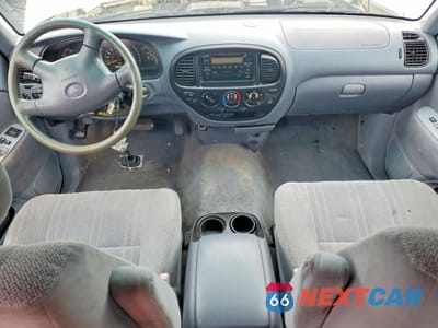 Zdjęcie 8 z 11 samochodu: 2001 TOYOTA TUNDRA SR5 VIN:5TBBT44121S135076 - miniatura