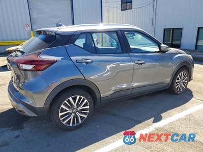 Trzecie zdjęcie samochodu z tyłu: 2021 NISSAN KICKS SV VIN:3N1CP5CV9ML472027 - miniatura