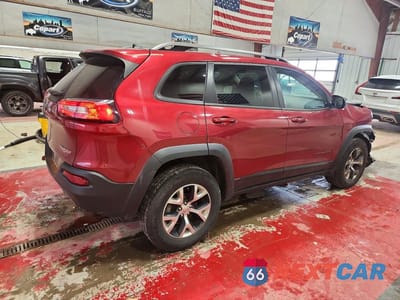 Trzecie zdjęcie samochodu z tyłu: 2015 JEEP CHEROKEE TRAILHAWK VIN:1C4PJMBS4FW500539 - miniatura