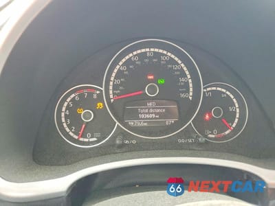 Zdjęcie 9 z 12 samochodu: 2016 VOLKSWAGEN BEETLE S VIN:3VW517AT2GM804678 - miniatura