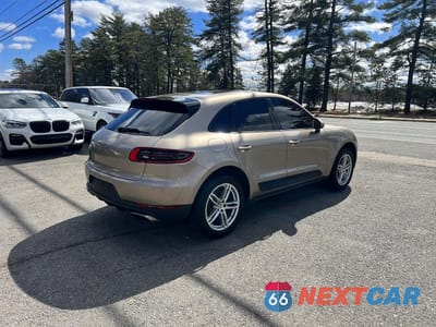 Czwarte zdjęcie samochodu z boku: 2017 PORSCHE MACAN VIN:WP1AA2A5XHLB82211 - miniatura