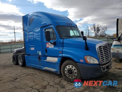 2017 FREIGHTLINER CASCADIA 125 3AKJGLDR0HSHT4786 - główne zdjęcie licytacji z USA - miniatura