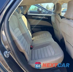 Zdjęcie 6 z 10 samochodu: 2017 FORD FUSION S VIN:3FA6P0G71HR159331 - miniatura