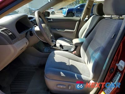 Zdjęcie 7 z 11 samochodu: 2005 TOYOTA CAMRY LE VIN:4T1BE30K95U049447 - miniatura