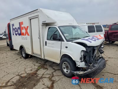 Czwarte zdjęcie samochodu z boku: 2022 CHEVROLET EXPRESS G3500 VIN:1GB0GSF77N1140094 - miniatura