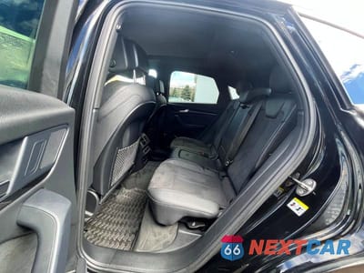 Piąte zdjęcie samochodu w środku: 2022 AUDI SQ5 SPORTBACK PREMIUM VIN:WA114AFY4N2079853 - miniatura
