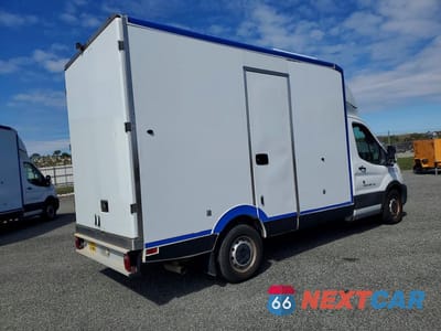 Trzecie zdjęcie samochodu z tyłu: 2020 FORD TRANSIT DELIVERY TRUCK VIN:1FDBW5Z88LKB11493 - miniatura